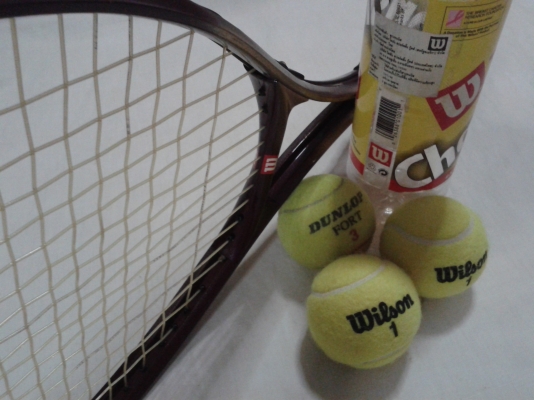 ขายไม้เทนนิส wilson พร้อมลูก