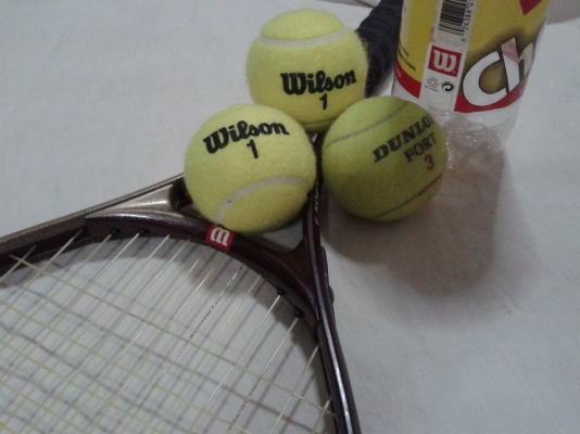 ขายไม้เทนนิส wilson พร้อมลูก