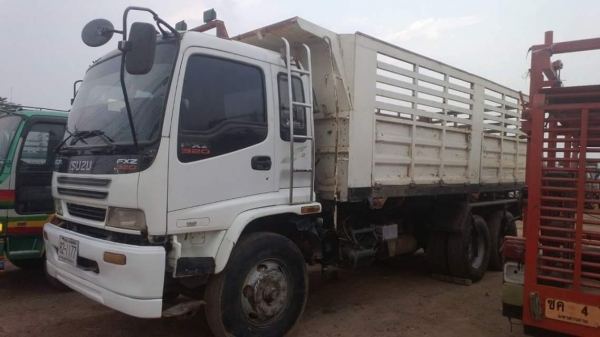 ขายรถ10ล้อ ดั้ม2เพลา เดก้า270แรง ปี47 รถสวยเครื่องดี พาวเวอร์ ทิฟฟี่ ภายในสวย แอร์เย็น เอกสารพร้อมโอน สนใจโทร 090-8588220คุณนะ 093-3258446คุณบิว หรือเข้าดูสินค้าอื่นๆได้ที่ www.truck.in.th/498 หรือเพจFacebook ณรงค์ ซื้อขายรถมือสอง (เว็บไซต์ส่วนตัว) หรือFa