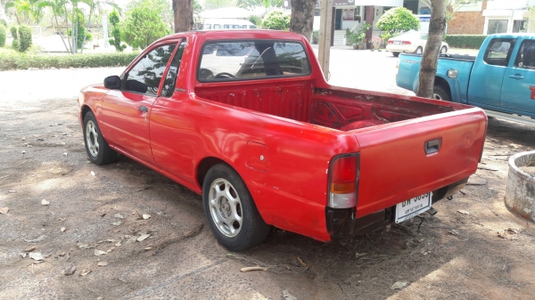 NISSAN NV ถูกจัด