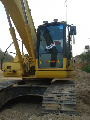 ขายรถแบ็คโฮ Komatsu pc200 รุ่น 8 ไมล์ชั่วโมง 7,000 เอกสารเล่มทะเบียน ขายรถแบ็คโฮ Komatsu pc200 รุ่น 8 ไมล์ชั่วโมง 7,000 เอกสารเล่มทะเบียน