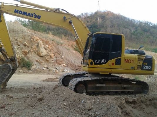ขายรถแบ็คโฮ Komatsu pc200 รุ่น 8 ไมล์ชั่วโมง 7,000 เอกสารเล่มทะเบียน ขายรถแบ็คโฮ Komatsu pc200 รุ่น 8 ไมล์ชั่วโมง 7,000 เอกสารเล่มทะเบียน