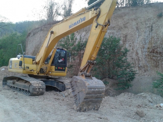 ขายรถแบ็คโฮ Komatsu pc200 รุ่น 8 ไมล์ชั่วโมง 7,000 เอกสารเล่มทะเบียน ขายรถแบ็คโฮ Komatsu pc200 รุ่น 8 ไมล์ชั่วโมง 7,000 เอกสารเล่มทะเบียน