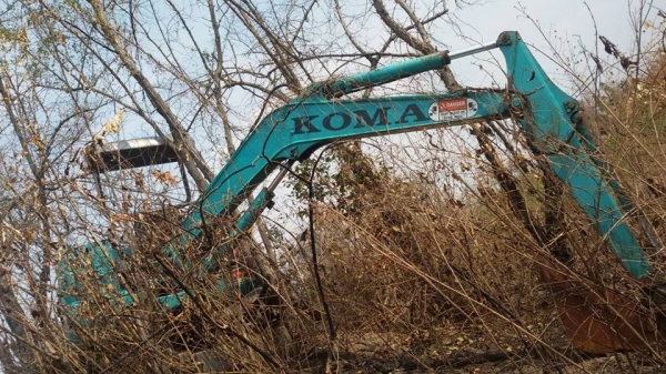 ขายรถแบคโค  komatsuPC30-7  ปั้มนิ้ว ขายตามสภาพ เครื่องดี ปั้มดี  ในราคา  150,000 บาท