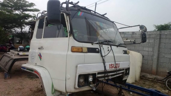 ขายหัวเก๋ง10ล้อ JCM อุปกรณ์ครบ สนใจโทร 090-8588220คุณนะ 093-3258446คุณบิว หรือเข้าดูสินค้าอื่นๆได้ที่ www.truck.in.th/498 หรือเพจFacebook ณรงค์ ซื้อขายรถมือสอง (เว็บไซต์ส่วนตัว) หรือFacebook คุณนะ รถบรรทุก