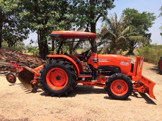 ขายรถไถคูโบต้า L4708SP(4WD)2เพลา สภาพนางฟ้า รถสวยมากใช้งานน้อย 386 ชั่วโมง เล่มพร้อมโอน ขายพร้อมชุดอุปกรณ์ใบดมัดดันดินหน้าและผานพรวน. ราคา 489,000 บาท สนใจติดต่อ 081-9136451 หรือ สอบถามเพิ่มเติมผ่านทาง line:bow6451 ค่ะ