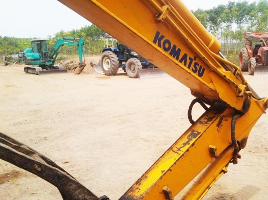 ขาย KOMATSU PC 40 รุ่น 3 พร้อมหัวคีบไม้ ขาย KOMATSU PC 40 รุ่น 3 พร้อมหัวคีบไม้