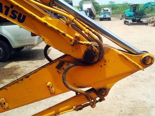 ขาย KOMATSU PC 40 รุ่น 3 พร้อมหัวคีบไม้ ขาย KOMATSU PC 40 รุ่น 3 พร้อมหัวคีบไม้