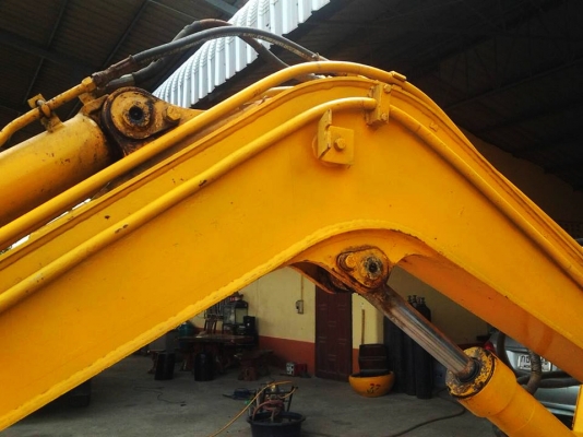 ขาย KOMATSU PC 40 รุ่น 3 พร้อมหัวคีบไม้ ขาย KOMATSU PC 40 รุ่น 3 พร้อมหัวคีบไม้