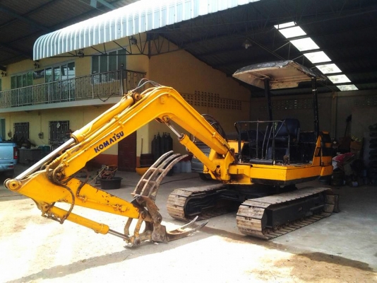 ขาย KOMATSU PC 40 รุ่น 3 พร้อมหัวคีบไม้ ขาย KOMATSU PC 40 รุ่น 3 พร้อมหัวคีบไม้