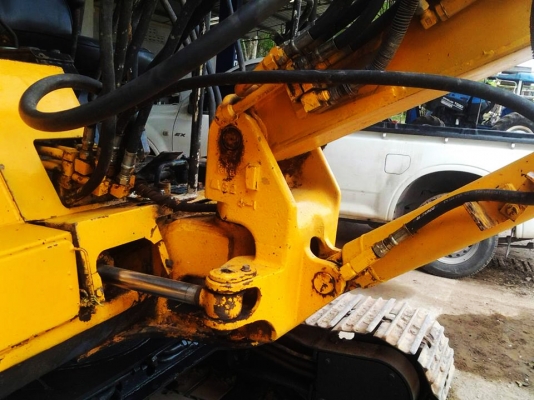 ขาย KOMATSU PC 40 รุ่น 3 พร้อมหัวคีบไม้ ขาย KOMATSU PC 40 รุ่น 3 พร้อมหัวคีบไม้