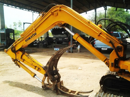ขาย KOMATSU PC 40 รุ่น 3 พร้อมหัวคีบไม้ ขาย KOMATSU PC 40 รุ่น 3 พร้อมหัวคีบไม้