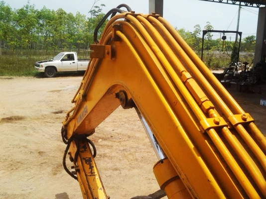ขาย KOMATSU PC 40 รุ่น 3 พร้อมหัวคีบไม้ ขาย KOMATSU PC 40 รุ่น 3 พร้อมหัวคีบไม้