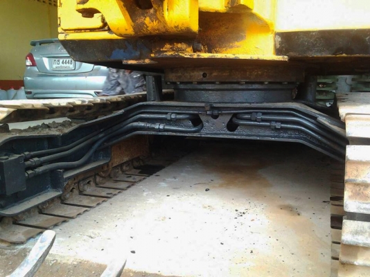 ขาย KOMATSU PC 40 รุ่น 3 พร้อมหัวคีบไม้ ขาย KOMATSU PC 40 รุ่น 3 พร้อมหัวคีบไม้