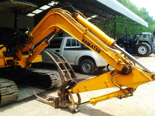 ขาย KOMATSU PC 40 รุ่น 3 พร้อมหัวคีบไม้ ขาย KOMATSU PC 40 รุ่น 3 พร้อมหัวคีบไม้