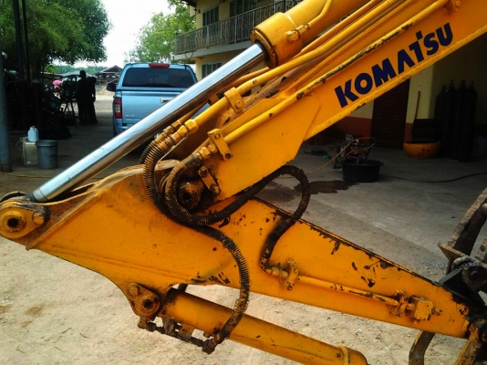 ขาย KOMATSU PC 40 รุ่น 3 พร้อมหัวคีบไม้ ขาย KOMATSU PC 40 รุ่น 3 พร้อมหัวคีบไม้