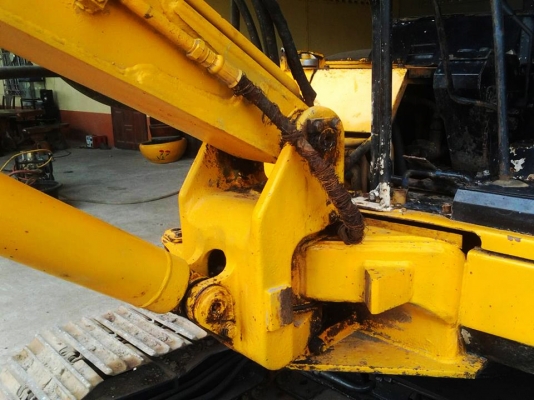 ขาย KOMATSU PC 40 รุ่น 3 พร้อมหัวคีบไม้ ขาย KOMATSU PC 40 รุ่น 3 พร้อมหัวคีบไม้