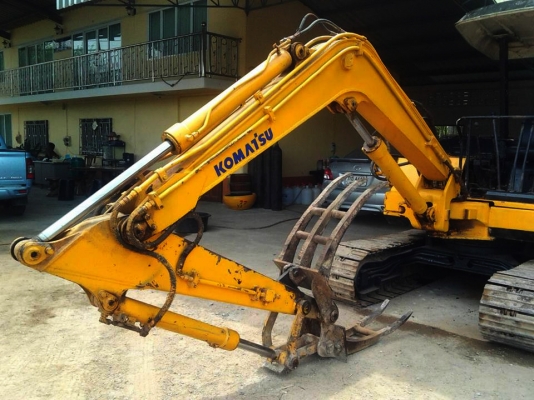 ขาย KOMATSU PC 40 รุ่น 3 พร้อมหัวคีบไม้ ขาย KOMATSU PC 40 รุ่น 3 พร้อมหัวคีบไม้