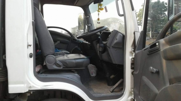 ขายรถ6ล้อ NPR150แรง ปี54 ยาว5เมตร รถสวยเครื่องดี แคชซีสวย ยางดี ภายในสวย แอร์เย็น เอกสารพร้อมโอน สนใจโทร 090-8588220คุณนะ 093-3258446คุณบิว หรือเข้าดูสินค้าอื่นๆได้ที่ www.truck.in.th/498 หรือเพจFacebook ณรงค์ ซื้อขายรถมือสอง (เว็บไซต์ส่วนตัว) หรือFaceboo