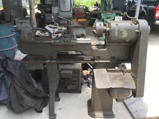 ขายเครื่องกลึงยุโรปยาว4ฟุตกลึงงานได้3ฟุตกลึงเกลียวเดินฟีดได้2เพลาเกียร์บ็อกราคาถูก