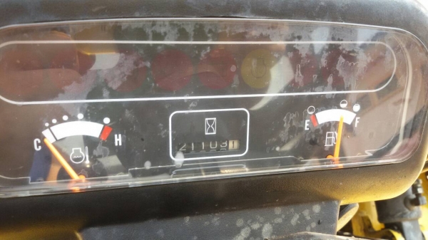 ขายรถยก MITSUBICHI FD25 เครื่องดีเซล เกียร์ธรรมดา ยางตันหน้าหลังเสาสูง 3 เมตร ยกได้ 2.5 ตัน ติดต่อ 089-7949488 ขายรถยก MITSUBICHI FD25 เครื่องดีเซล เกียร์ธรรมดา ยางตันหน้าหลังเสาสูง 3 เมตร ยกได้ 2.5 ตัน ติดต่อ 089-7949488