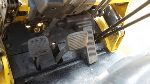 ขายรถยก MITSUBICHI FD25 เครื่องดีเซล เกียร์ธรรมดา ยางตันหน้าหลังเสาสูง 3 เมตร ยกได้ 2.5 ตัน ติดต่อ 089-7949488 ขายรถยก MITSUBICHI FD25 เครื่องดีเซล เกียร์ธรรมดา ยางตันหน้าหลังเสาสูง 3 เมตร ยกได้ 2.5 ตัน ติดต่อ 089-7949488