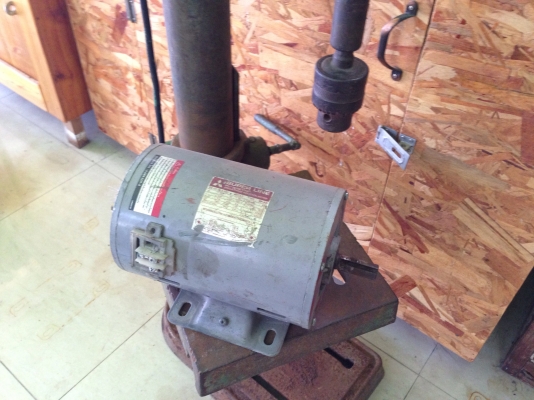 ขายแท่นสว่านเจาะ KING ตามสภาพครับ ใส่มอเตอร์ก็ใช้ได้เลย ขายถูกๆครับ ขายแท่นสว่านเจาะ KING ตามสภาพครับ ใส่มอเตอร์ก็ใช้ได้เลย ขายถูกๆครับ