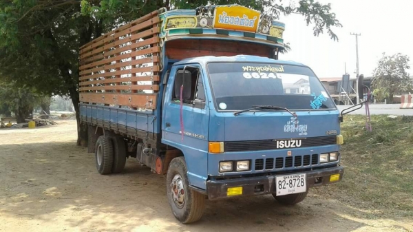 ขายรถ6ล้อ NPR115แรง ยาว5เมตร กระบะไม้มีข้างเสริม รถสวยเครื่องดี เอกสารพร้อมโอน สนใจโทร 090-8588220คุณนะ 093-3258446คุณบิว หรือเข้าดูสินค้าอื่นๆได้ที่ www.truck.in.th/498 หรือเพจFacebook ณรงค์ ซื้อขายรถมือสอง (เว็บไซต์ส่วนตัว) หรือFacebook คุณนะ รถบรรทุก