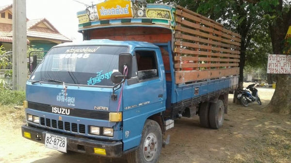 ขายรถ6ล้อ NPR115แรง ยาว5เมตร กระบะไม้มีข้างเสริม รถสวยเครื่องดี เอกสารพร้อมโอน สนใจโทร 090-8588220คุณนะ 093-3258446คุณบิว หรือเข้าดูสินค้าอื่นๆได้ที่ www.truck.in.th/498 หรือเพจFacebook ณรงค์ ซื้อขายรถมือสอง (เว็บไซต์ส่วนตัว) หรือFacebook คุณนะ รถบรรทุก