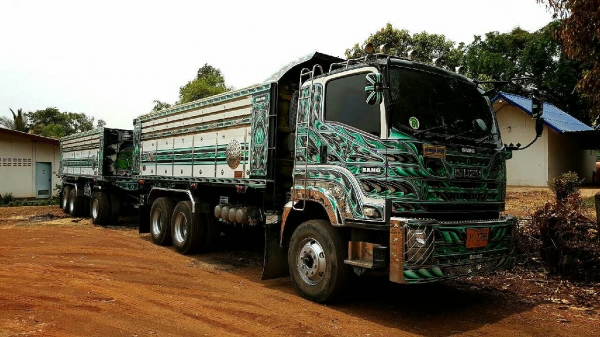 ขายรถบรรทุก 22 ล้อ พ่วงแม่ลูก-ดั๊มพ์ ยี่ห้อ ISUZU DEGA FXZ 360 แรงม้า ปี 2556  ( การันตีรถสวยจริงๆ  เจ้าของขายเอง )