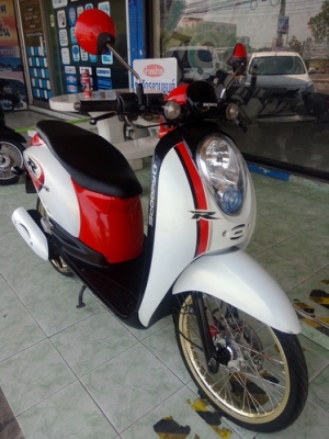 Scoopy-i ลาย RRรถปี 54 แต่งสวยภายนอกเครื่องเดิมๆ ราคาถูกครับ