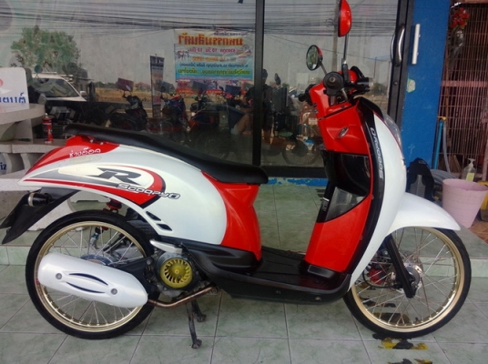Scoopy-i ลาย RRรถปี 54 แต่งสวยภายนอกเครื่องเดิมๆ ราคาถูกครับ
