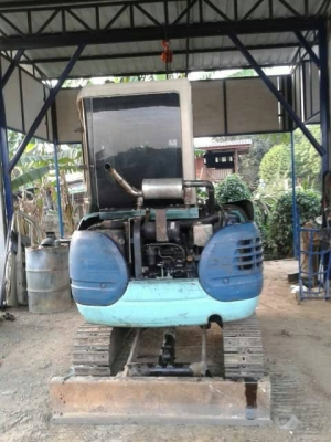 ขาย KOMATSU PC 35R -8 สภาพสวยพร้อมใช้ ติดต่อได้ คุณอ๊อฟ พิจิตร 086-737-9991