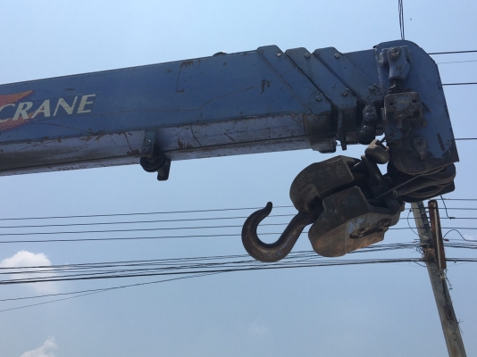 ขาย 6 ล้อ ฮีโน่ เมก้าเครน 3.6 ตัน 4 ปอก 3 ชัก ท้องวี 150 แรง ปี 54 ยาว 5.5  ม. จัดแนนท์ได้ครับ สนใจติดต่อได้ที่ 081-9420141 ,  081-5715326