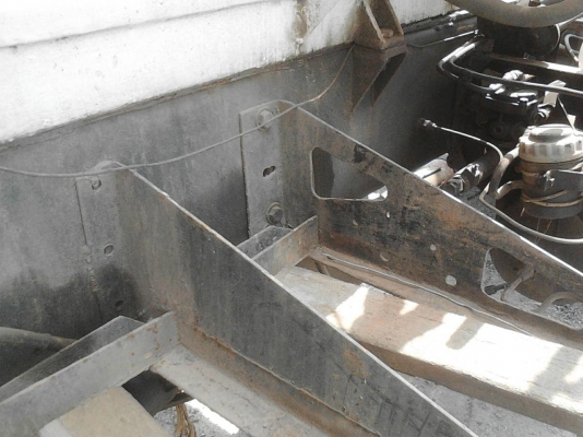 รถอีซูซุ  10  ล้อ โม่ปูน  FRZ441 เปลื่ยนเครื่อง  260 แรงม้า.     สนใจติดต่อ  081 - 6079515