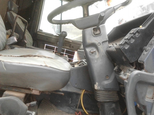 รถอีซูซุ  10  ล้อ โม่ปูน  FRZ441 เปลื่ยนเครื่อง  260 แรงม้า.     สนใจติดต่อ  081 - 6079515