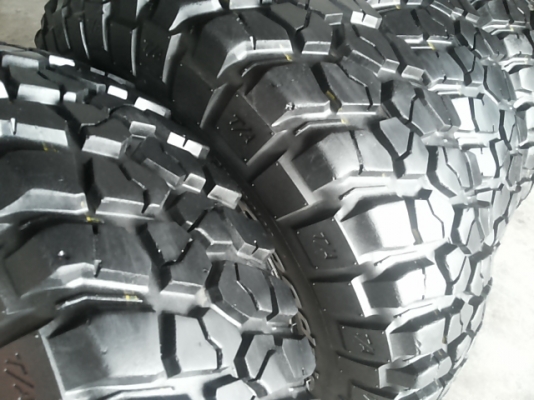 ***ยางBFGoodrich KM2 usa.เก่าเก็บ*** ขนาด30"&times;9.50"&times;15"