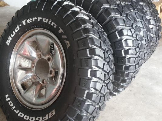 ***ยางBFGoodrich KM2 usa.เก่าเก็บ*** ขนาด30"&times;9.50"&times;15"