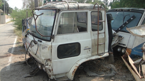 หัว HINO F18 บางๆเดิมๆไม่ผุ ขาหน้า-หลัง กรอง กันชน ของครบ ราคาถูก