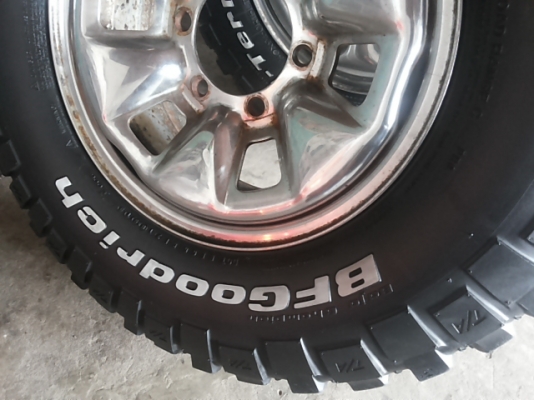 ***ยางBFGoodrich KM2 usa.เก่าเก็บ*** ขนาด30"×9.50"×15" ***ยางBFGoodrich KM2 usa.เก่าเก็บ*** ขนาด30"×9.50"×15"