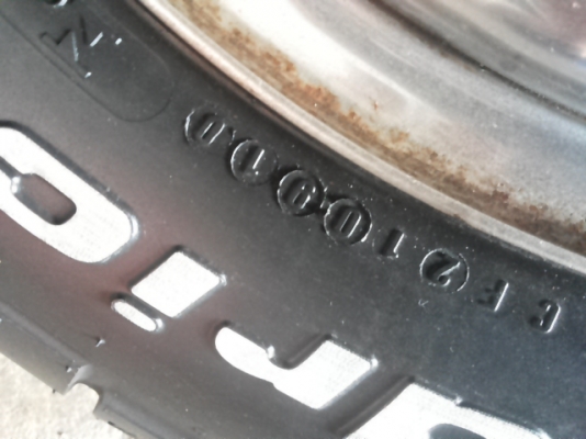 ***ยางBFGoodrich KM2 usa.เก่าเก็บ*** ขนาด30"×9.50"×15" ***ยางBFGoodrich KM2 usa.เก่าเก็บ*** ขนาด30"×9.50"×15"