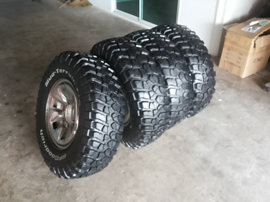 ***ยางBFGoodrich KM2 usa.เก่าเก็บ*** ขนาด30"×9.50"×15" ***ยางBFGoodrich KM2 usa.เก่าเก็บ*** ขนาด30"×9.50"×15"