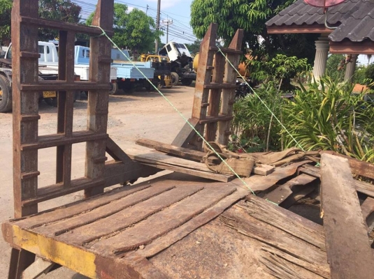 กระบะท้ายลาด บรรทุกแบคโฮ มีสะพานขึ้น