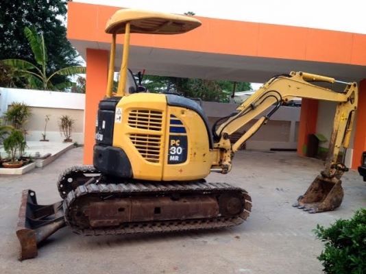 ขายรถแม็คโคร KOMATSU PC30MR-2