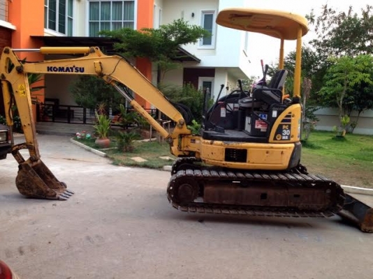 ขายรถแม็คโคร KOMATSU PC30MR-2