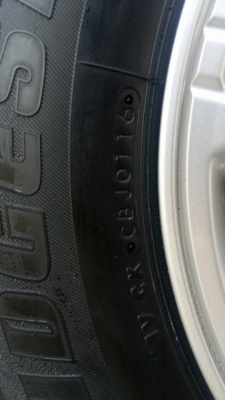 ขายล้อแม็กป้ายแดง d-max 16" ยางปี16 สนใจติดต่อ ตาเล็ก ล้อและยางครับ 081-3747940