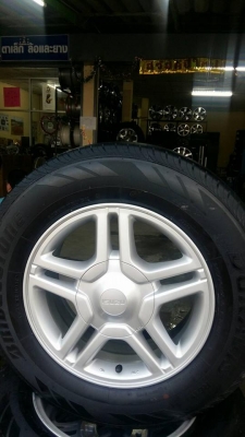 ขายล้อแม็กป้ายแดง d-max 16" ยางปี16 สนใจติดต่อ ตาเล็ก ล้อและยางครับ 081-3747940