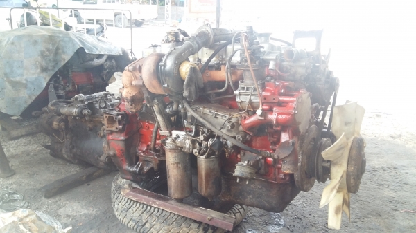 ขายเครื่อง hino epเทอร์โบ 280 แรง พร้อมเกียร์