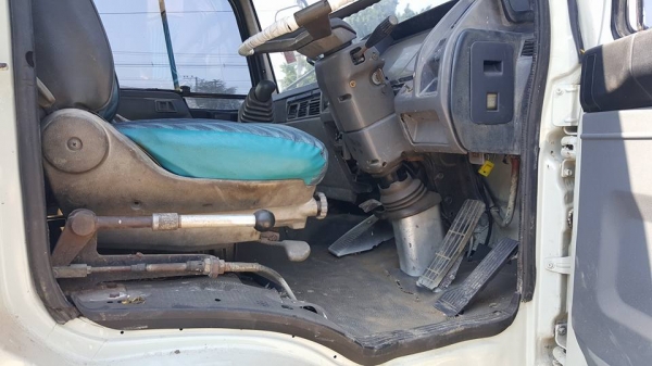 FF3H 6ล้อ ยาว 7.20 ห้างแท้ เครื่อง 195 แรง เครื่องดีไม่หลวม คัสซีสวย ขายตัด 550,000 FF3H 6ล้อ ยาว 7.20 ห้างแท้ เครื่อง 195 แรง เครื่องดีไม่หลวม คัสซีสวย ขายตัด 550,000