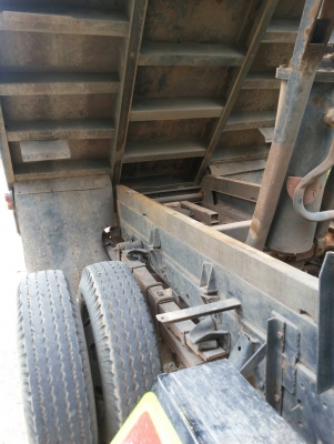 รถบรรทุก ISUZU NPR59 ปี42 6 ล้อใหญ่ดั๊มพ์ติดเครน เครื่อง 115 แรง แอร์เย็น เครื่องเสียงพร้อม พวงมาลัยพาวเวอร์ ราคา 468,000 บ.รถอยู่สระบุรี